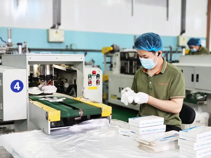 What is the difference between PE disposable gloves and TPE disposable gloves?